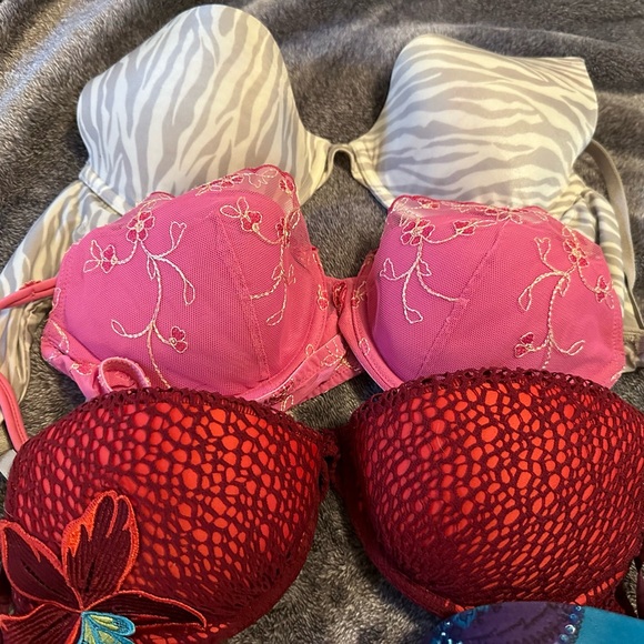 11 Victorias Secret Bras Size 36B. Some worn only a couple of times $55 for all - Picture 4 of 4